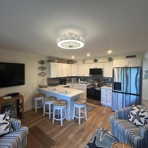 Ground Floor Condo Steps From The Beach Sanibel Island 3B1, hotel v destinaci Sanibel