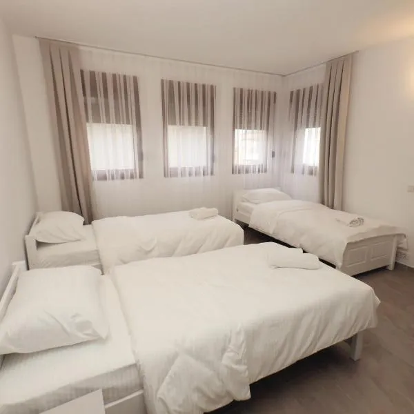 Livinn-Family Room，位于普里兹伦的酒店