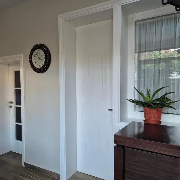 Kurmaku Guesthouse - Historic Stay inside Elbasan Castle, hotel in Elbasan