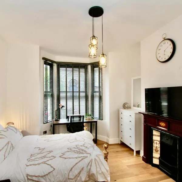 Amazing Studio Apartment East London, hotel in London