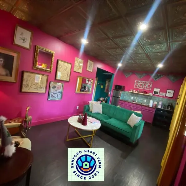 Boho Nights, hotel Sanfordban