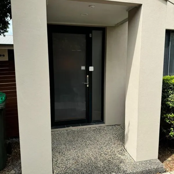 Charlestown TownHouse, hotel in Charlestown