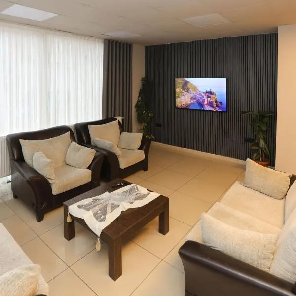 Özsoy Otel, khách sạn ở Akçay