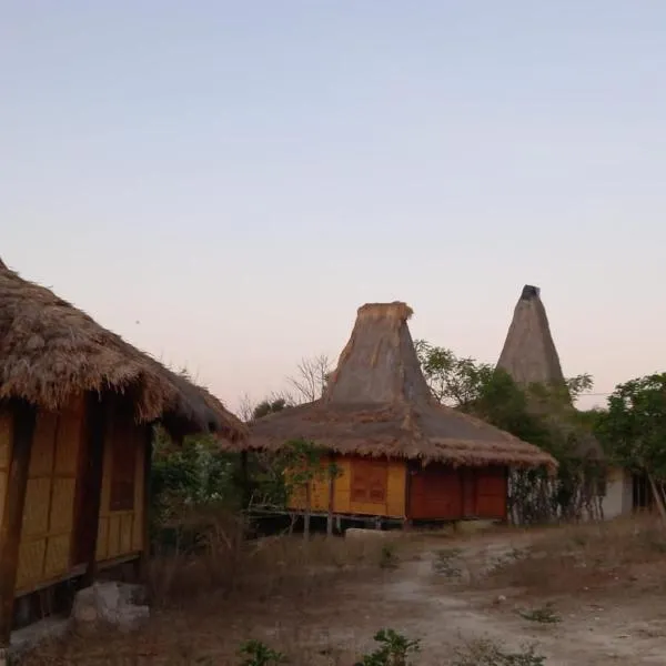 Praikamarru Home Stay，位于Matawai的酒店