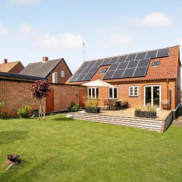 4 Bedroom Amazing Home In Søby Ærø, hotel in Søby