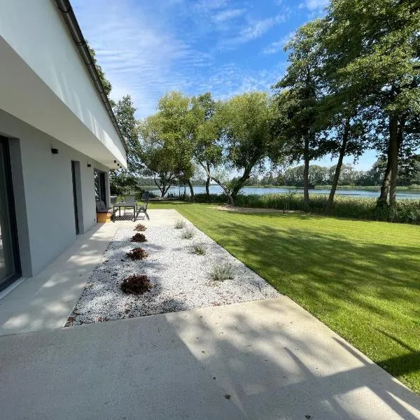 Nad Jeziorem, hôtel à Szydłowo