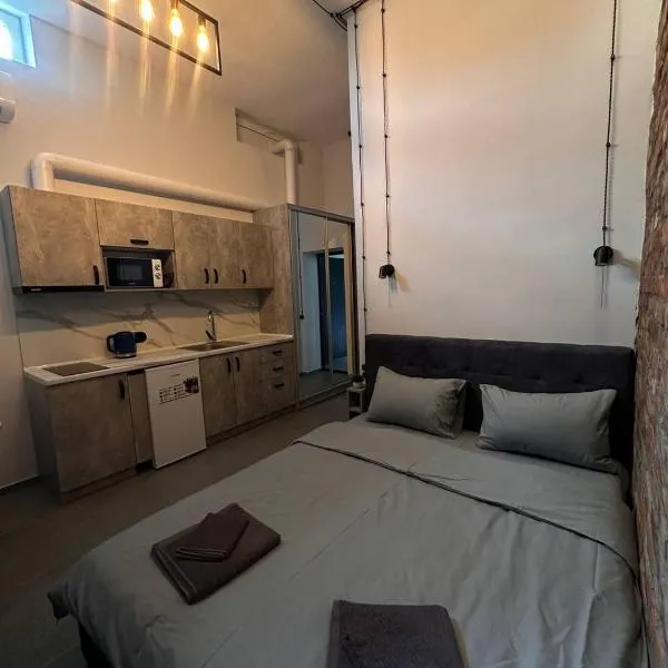 Smart Parys, hotel in Uzhhorod