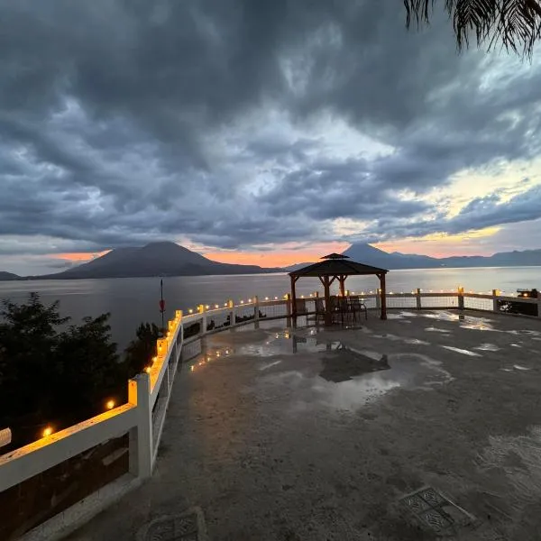 Hanna Suites, hotel in Panajachel