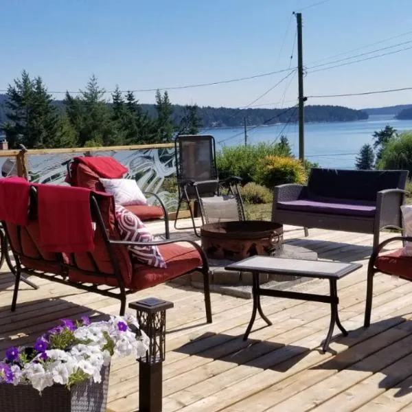 Cozy Quiet Suite with Private Hot Tub with Ocean Views, hotel in Nanaimo