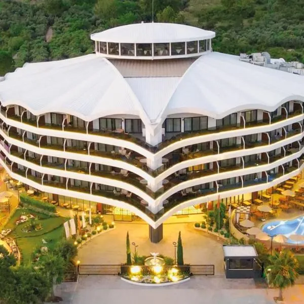 Seven For Life Thermal Hotel, hotel in Kusadası