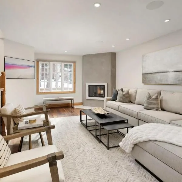 Central AC, Updated 4 BR, 4-5 BA Townhouse, Pool, hotel Aspenben