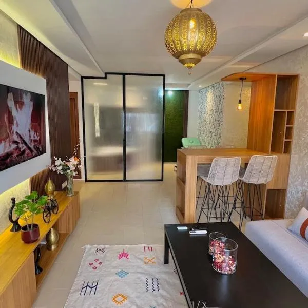 N42 Luxe et Élégance avec Jacuzzi Privatif sur la Corniche Rabat Essabah, hotel din Rabat