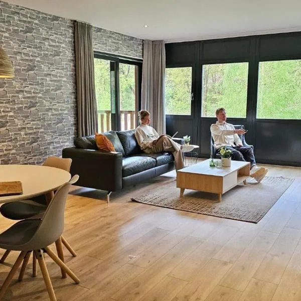 Recreatiedomein Warredal - The Lodge, hotel in Neeroeteren