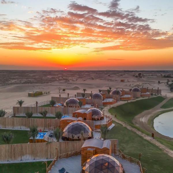 Al Marmoom Oasis Luxury Experiential Desert Domes, Dubaj