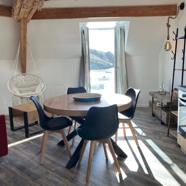 Appartement avec vue sur le port, Wifi inclus - FR-1-418-257, hotel in Sauzon