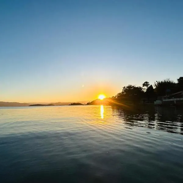 Casa Espaçosa com Piscina, Churrasqueira e Área verde em Sambaqui ao Lado da Praia - Floripa, hotel em Florianópolis