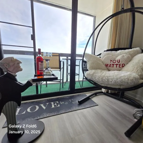 Love Above the Waves -Best Ocean View and Heated Pool, hotel in Ocean City