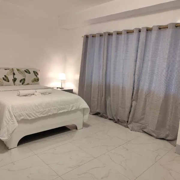 RedDoorz at Pilgrims Hotel, hotel v destinácii Bulatok