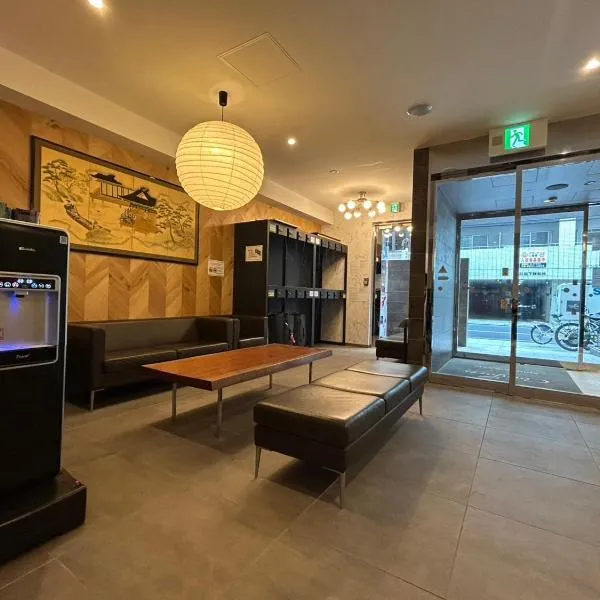 Comforts81 Shinsaibashi, hotel in Osaka