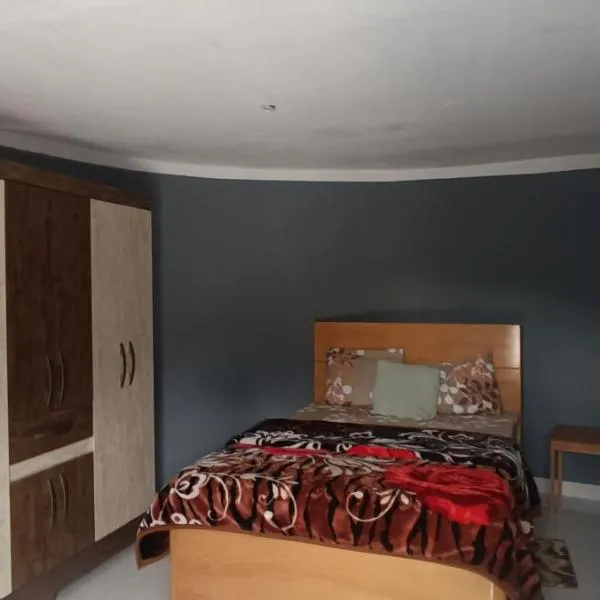 Casa Mamã, hotel u gradu Portela