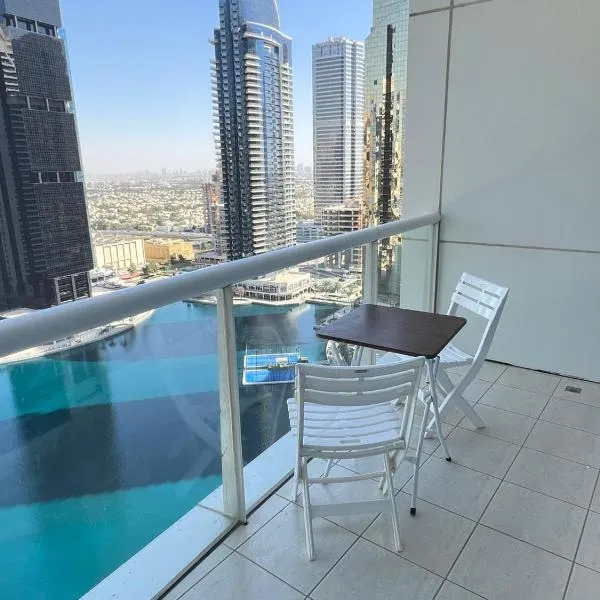 Lake View 1br apartment JLT 1 min to metro，位于迪拜的酒店
