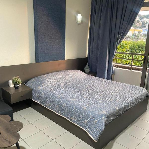 Loft in Siwar 2 min from Hotel Le Royal incl motor, Adūnīs
