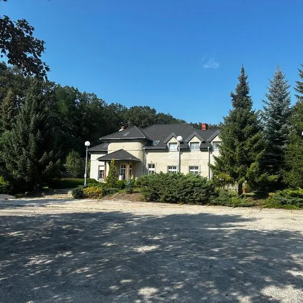 Zajazd Jerzmanowa, hotel in Jakubów