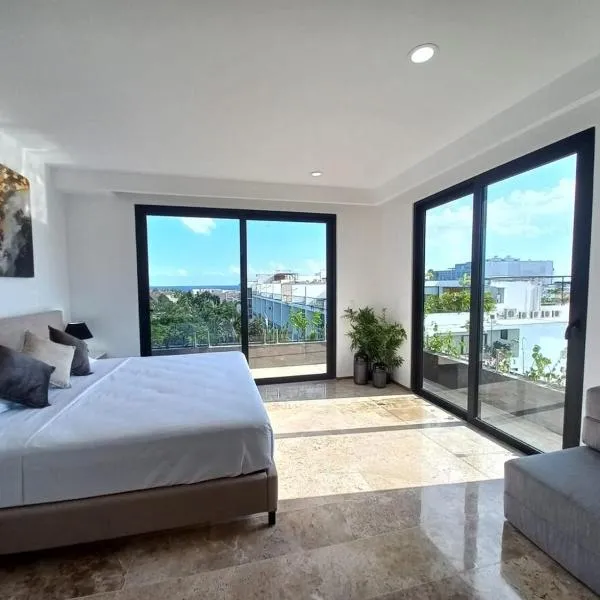 Pent House 1 Ocean View Bedroom, hotel i Playa del Carmen