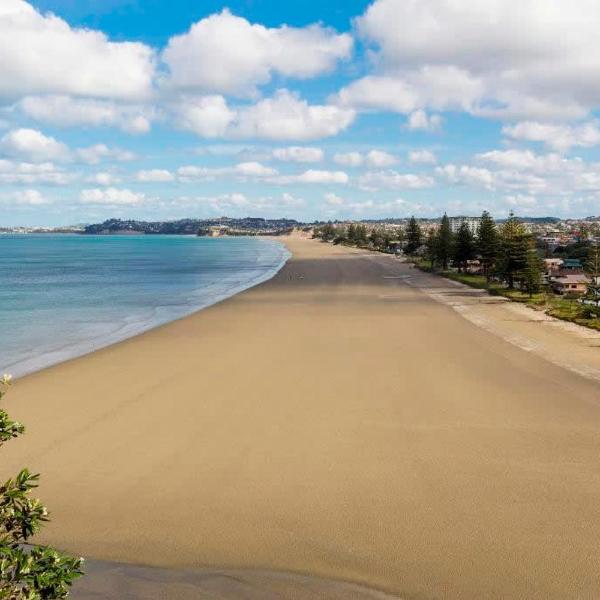 Oceanside Villa, Auckland