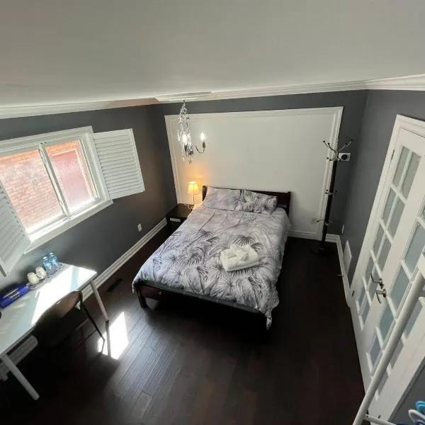 F2 Comfy Private Room in city square one, hotel in Mississauga