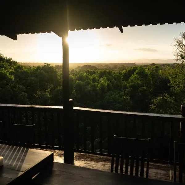 Mazuri Bush Cottages, hotel v destinaci Hluhluwe