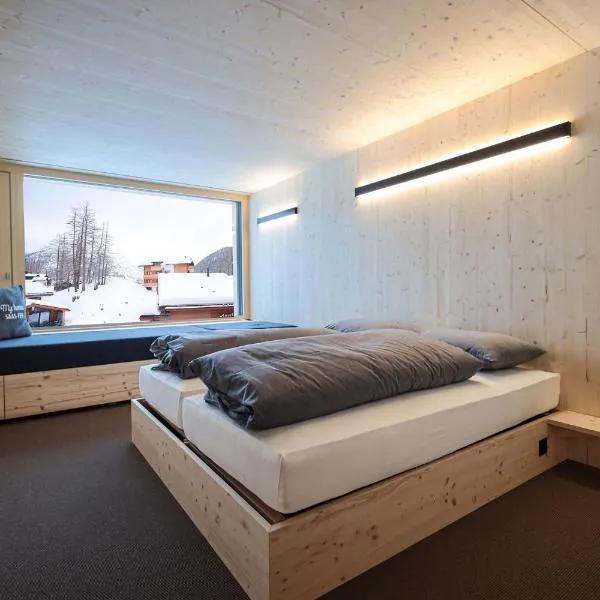 Revier Mountain Lodge Saas-Fee, hotel in Saas-Fee