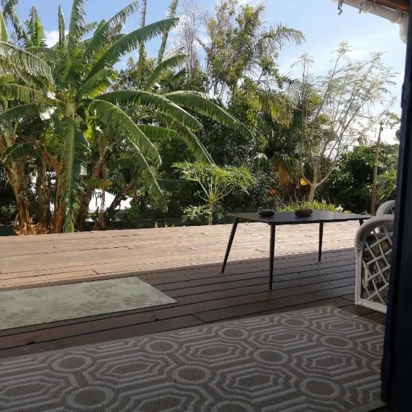 Charmante chambre sud sauvage, hotel in Saint-Joseph