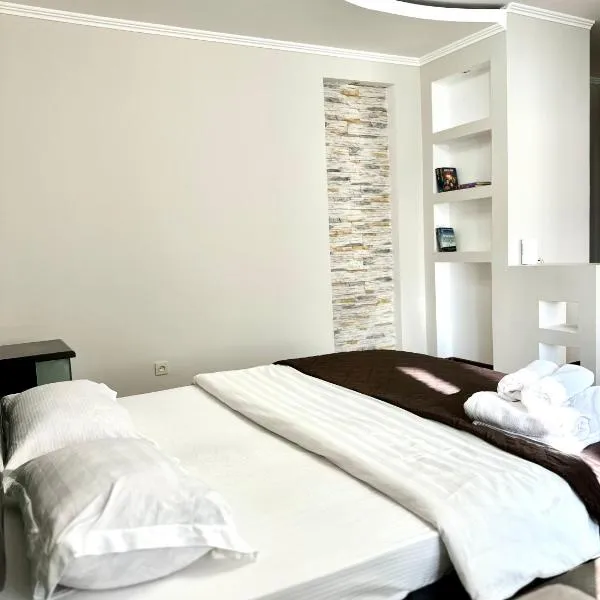 Посуточно 1 комн. квартира, ξενοδοχείο σε Aτιράου