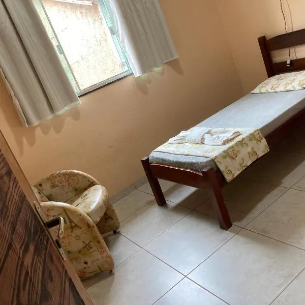Quartos com banheiro compartilhado em Araguaína, hotel in Araguaína