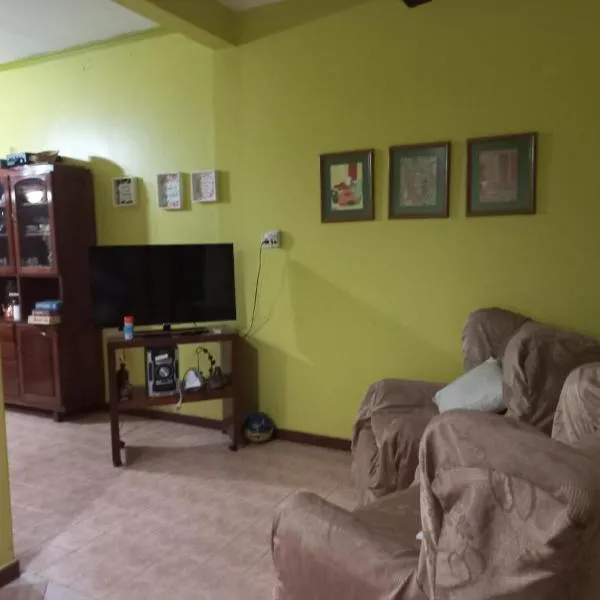 Casa céntrica amplia con patio,位于Quitilipi的酒店