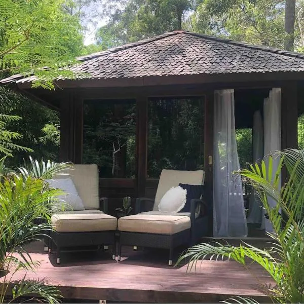 Earthly Retreat - Private Noosa Hinterland Getaway, hotel in Doonan