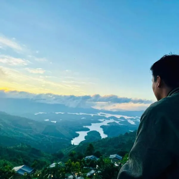 Homestay A Súy -View Hồ Tà Đùng, hotel di Gia Nghĩa