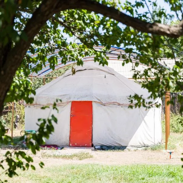 Arista Yurt Camp, hotel di Karakol