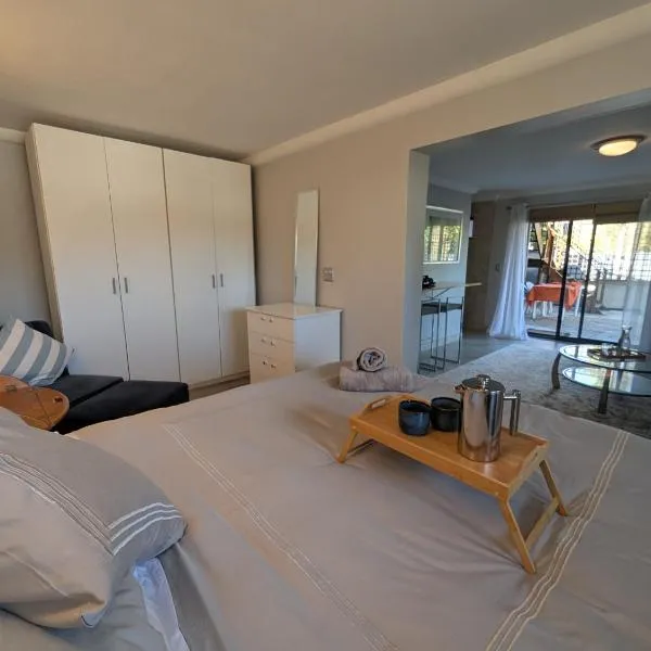 Scenic Hout Bay Suite, hotel in Hout Bay