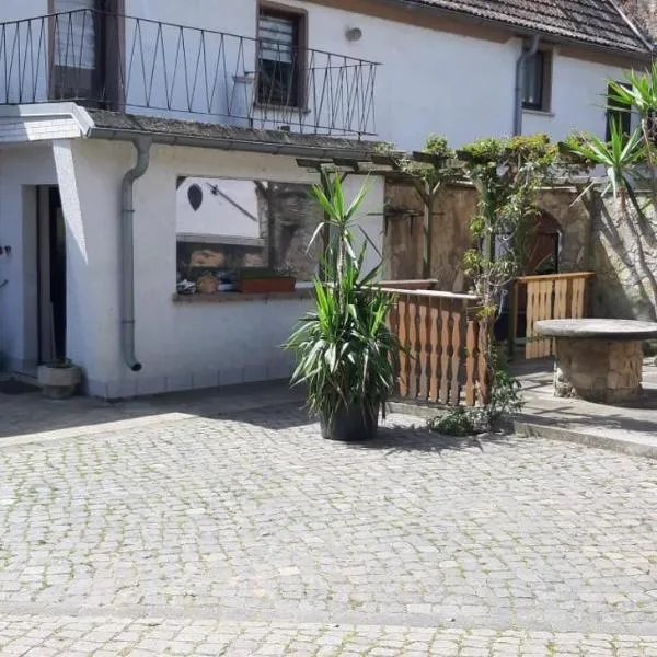 Ferienhaus Erika, hotel in Gröst