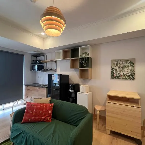 Royal Deluxe & Private Apartments - West Jakarta, hotel di Jakarta