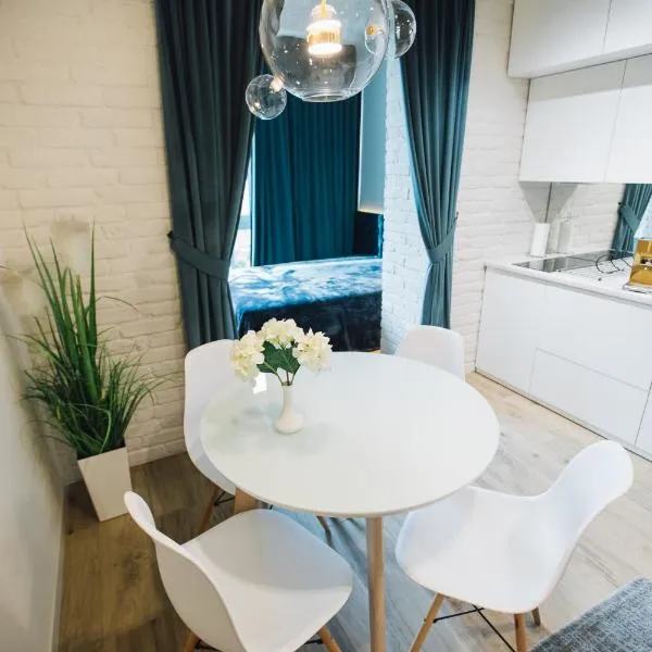 ATLANT luxury Studio Apart навпроти ТЦ ДЕПОТ та АТБ, hotel en Chernivtsi