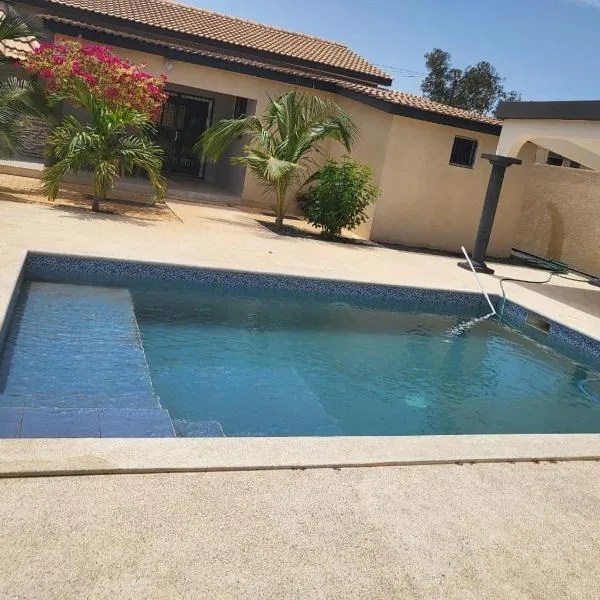 Villa luxueuse à ngaparou saly center, ξενοδοχείο σε Ngaparou