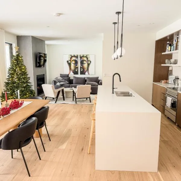 Ostrya Luxury Condo, Steps from the Slopes!, ξενοδοχείο στο Μοντ Τρεμπλάν