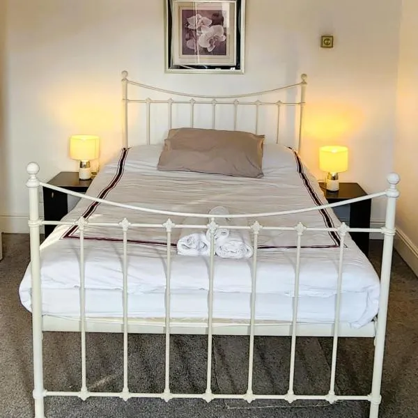 Spacious Ensuite Room with Charming Bay Window、シェフィールドのホテル