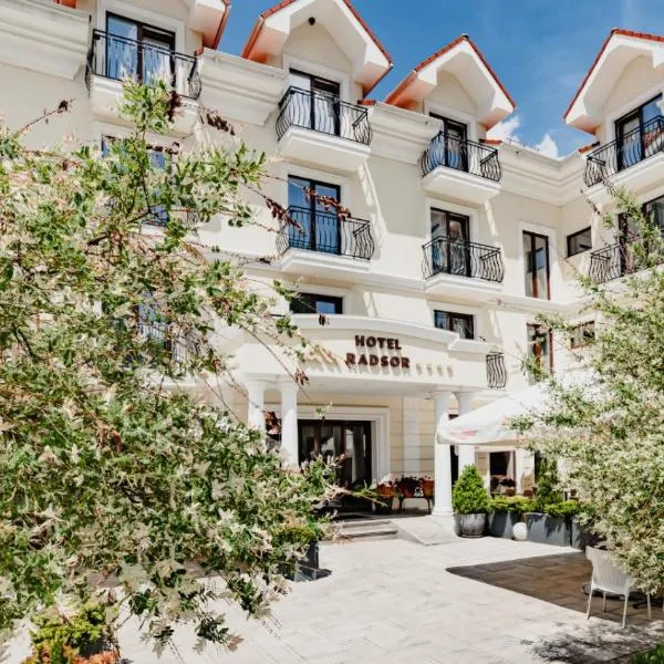 Radsor Hotel, hotel v destinaci Râşnov