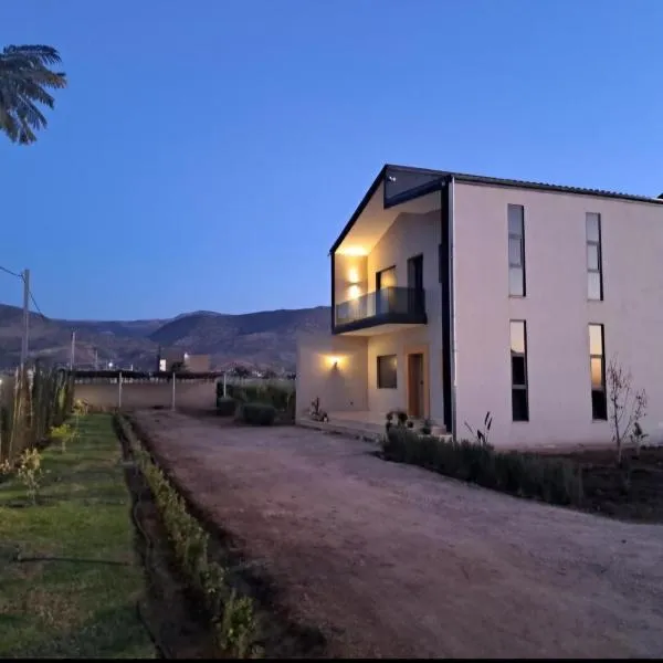 Villa Deluxe Au Pied de l'Atlas, hotel in Ksar et Tlatia