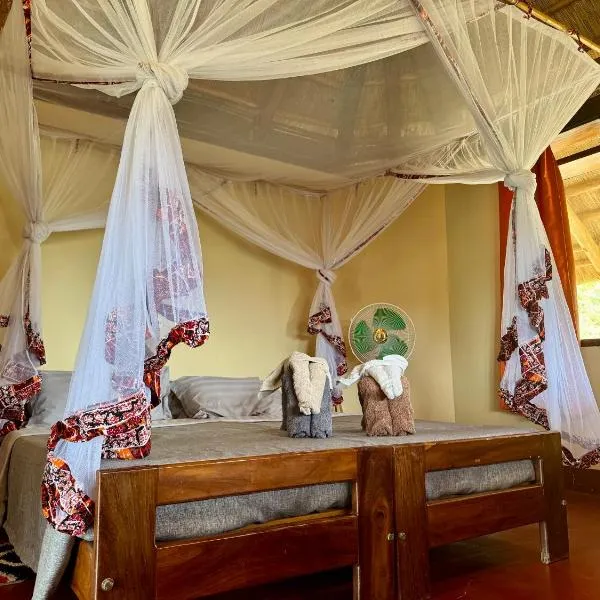 Bwana Tembo Safari Camp, hotel in Paraa
