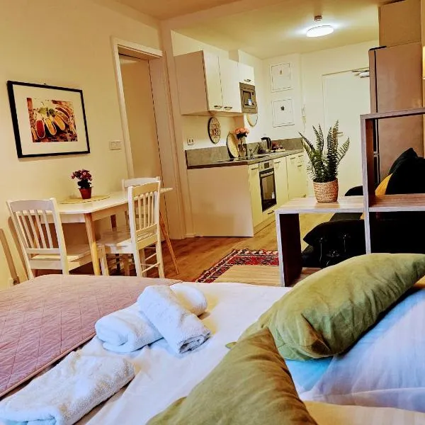 LIVE-INN PRAGUE APARTMENTS, Free Gym & Parking, Reception, Lifts, Roof Terrace & Game Room, hotel v Praze